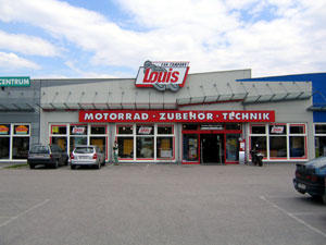 LOUIS MEGA SHOP VILLACH,    Maria-Gailer-Stra�e/Gewerbezeile 5, A-9500 Villach,        Tel.: 04242 32181