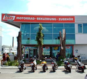 LOUIS FUN SHOP, TriesterStra�e 258, A-1230 Wien,        Tel.: 01 698 66 33