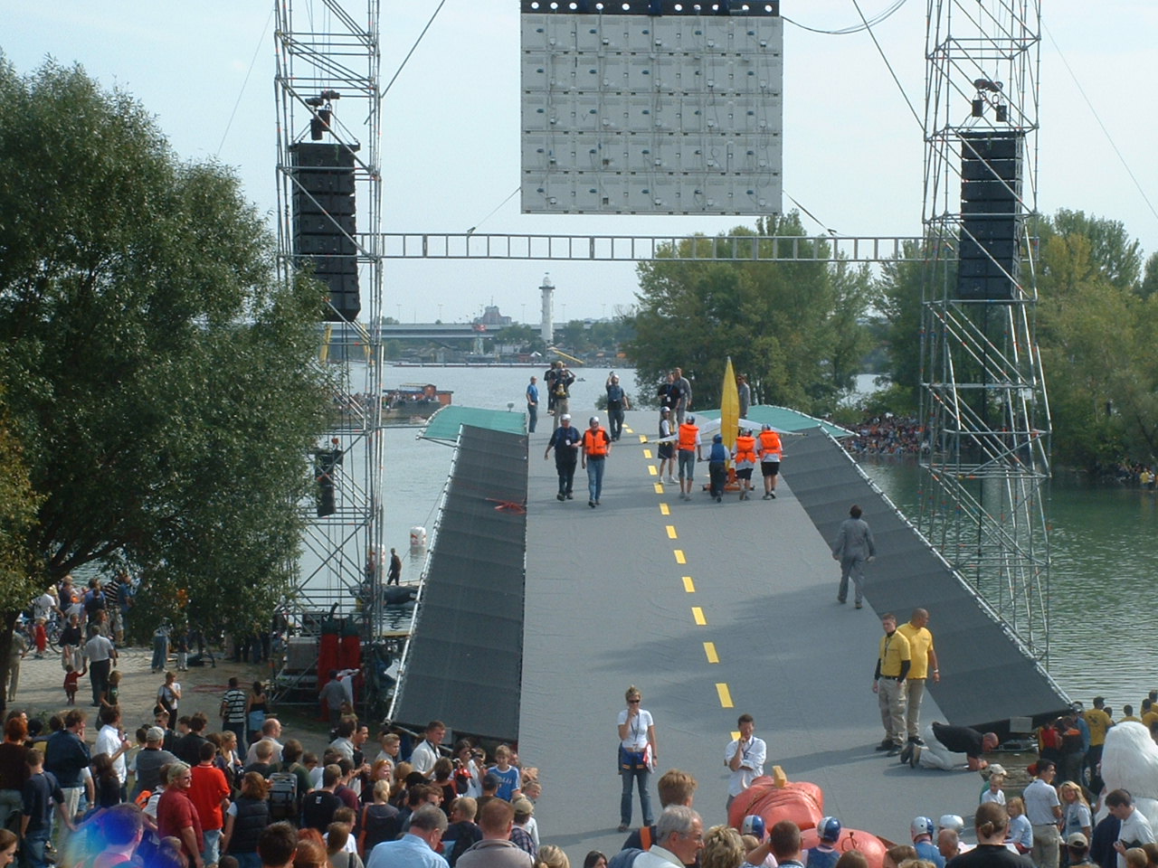 RED BULL Flugtag 19.09.2004